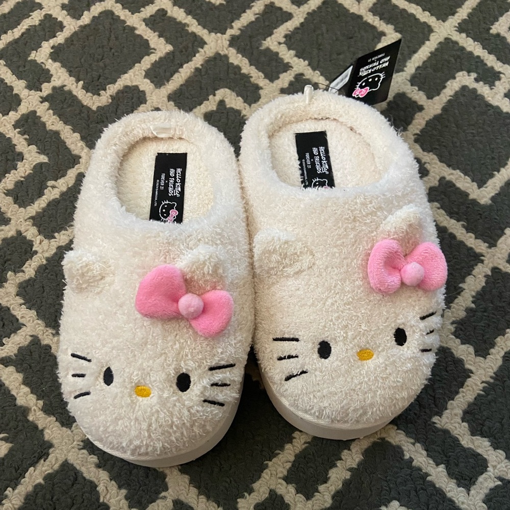 Hello Kitty and Friends x Forever 21 Slippers